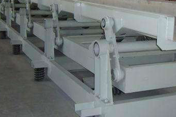 振動(dòng)輸送機(jī)